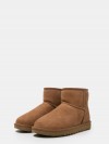 UGG Classic Mini II